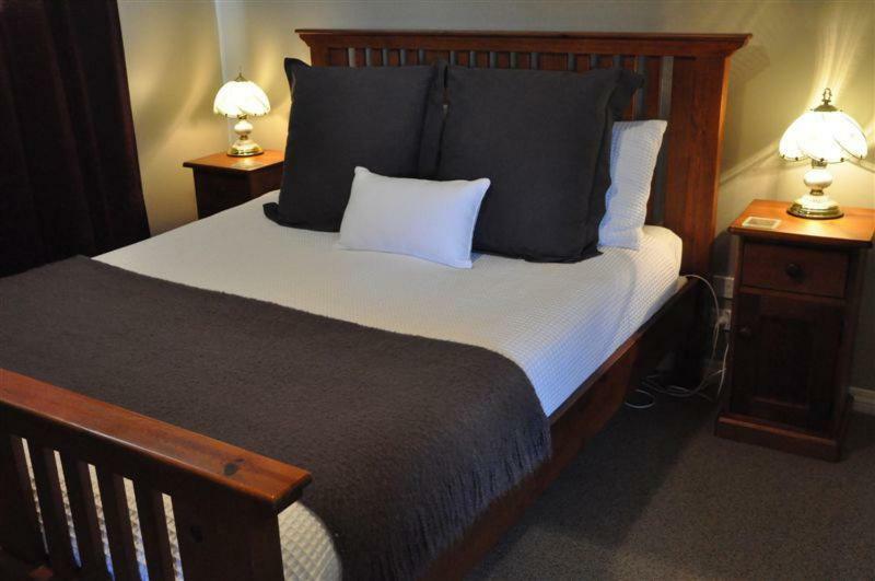 Blue Thistle Cottages Te Anau Eksteriør billede